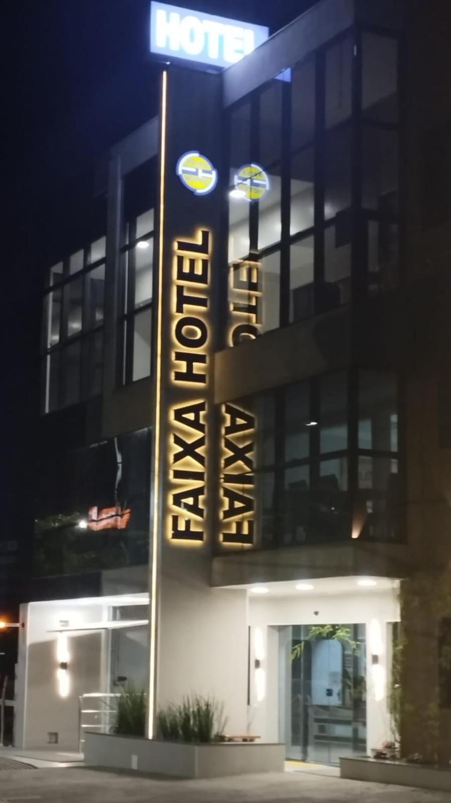 Faixa Hotel Vitória da Conquista Exterior foto